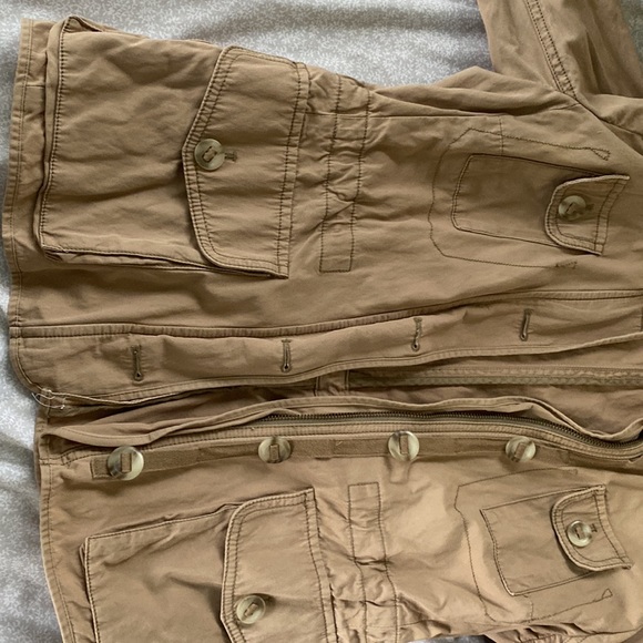 Woman’s Loft Jacket - Picture 4 of 5